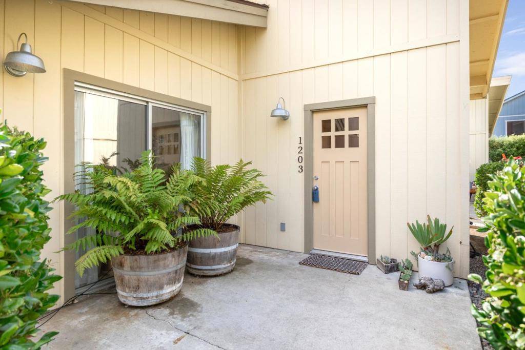 Santa Cruz, CA 95062,1203 Andrew LN
