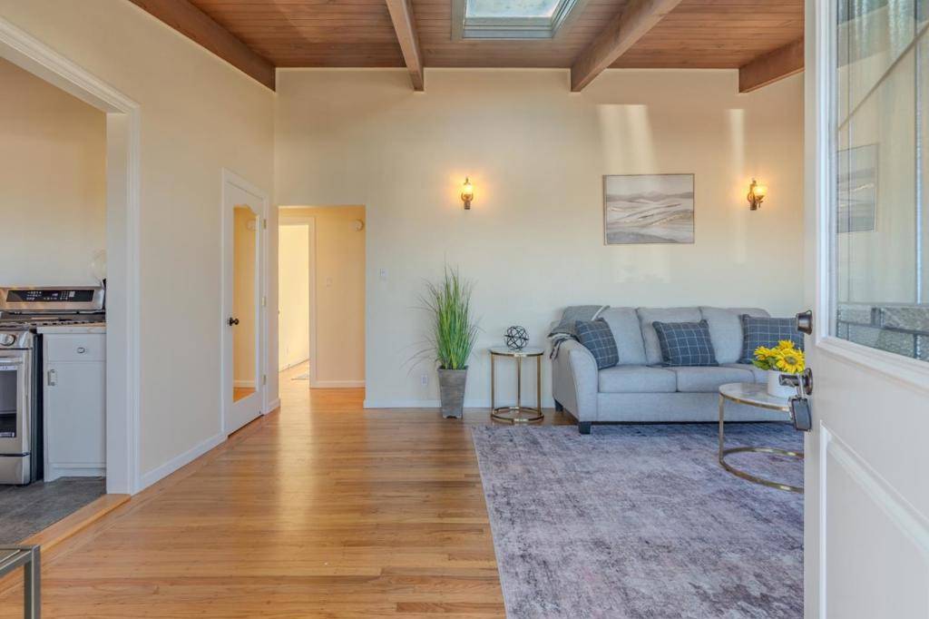 Pacifica, CA 94044,820 Edgemar AVE