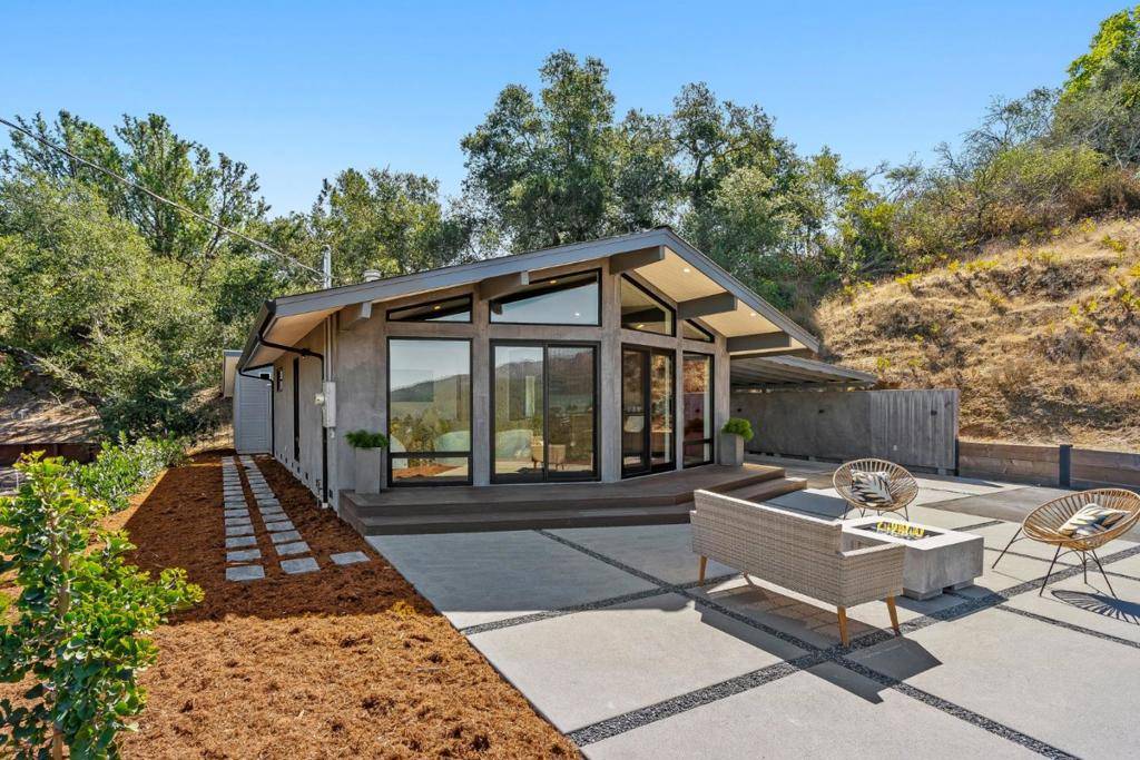 Ben Lomond, CA 95005,407 Webster DR