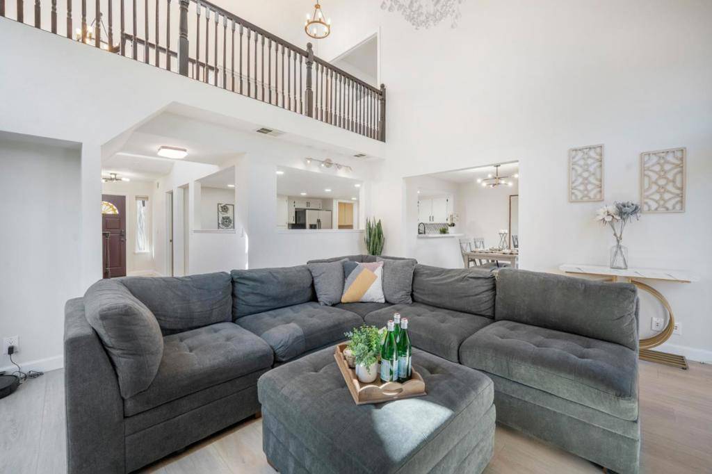 Morgan Hill, CA 95037,945 Oak Park DR