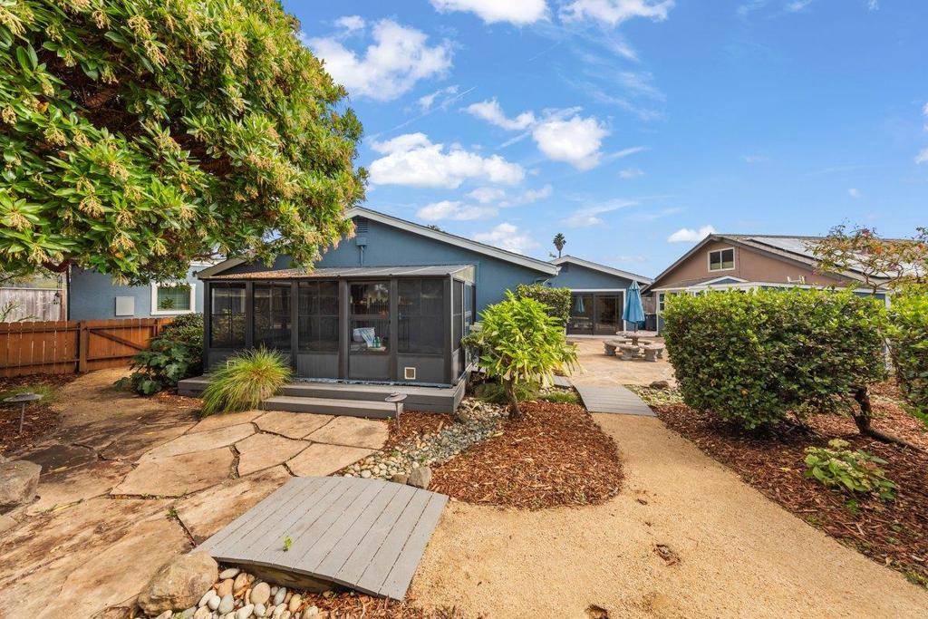 Half Moon Bay, CA 94019,1568 Mizzen LN