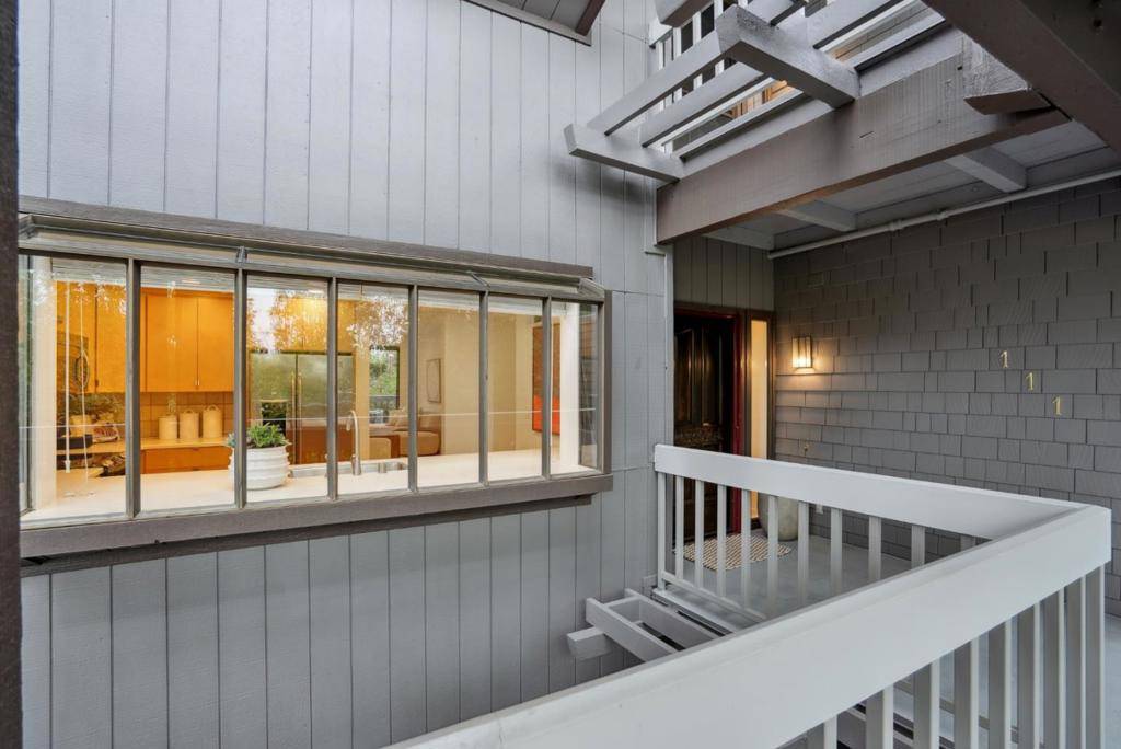 Palo Alto, CA 94301,111 Emerson ST