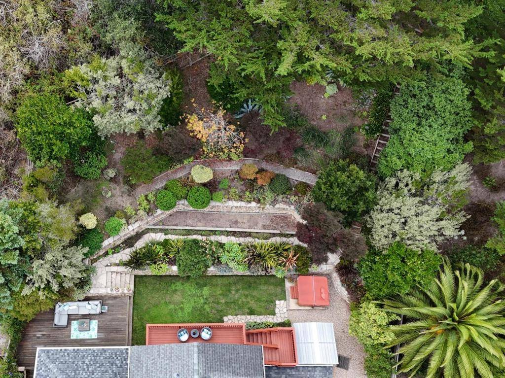 Pacifica, CA 94044,1042 Yosemite DR