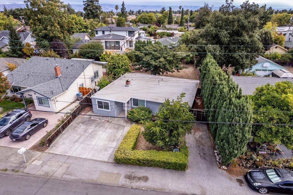Sunnyvale, CA 94087,1472 Hampton DR