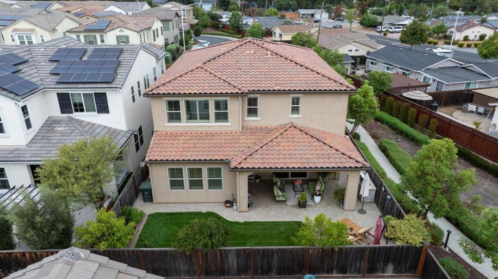 Gilroy, CA 95020,722 Carver PL