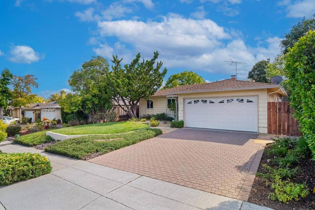 Los Gatos, CA 95032,1694 Hyde DR