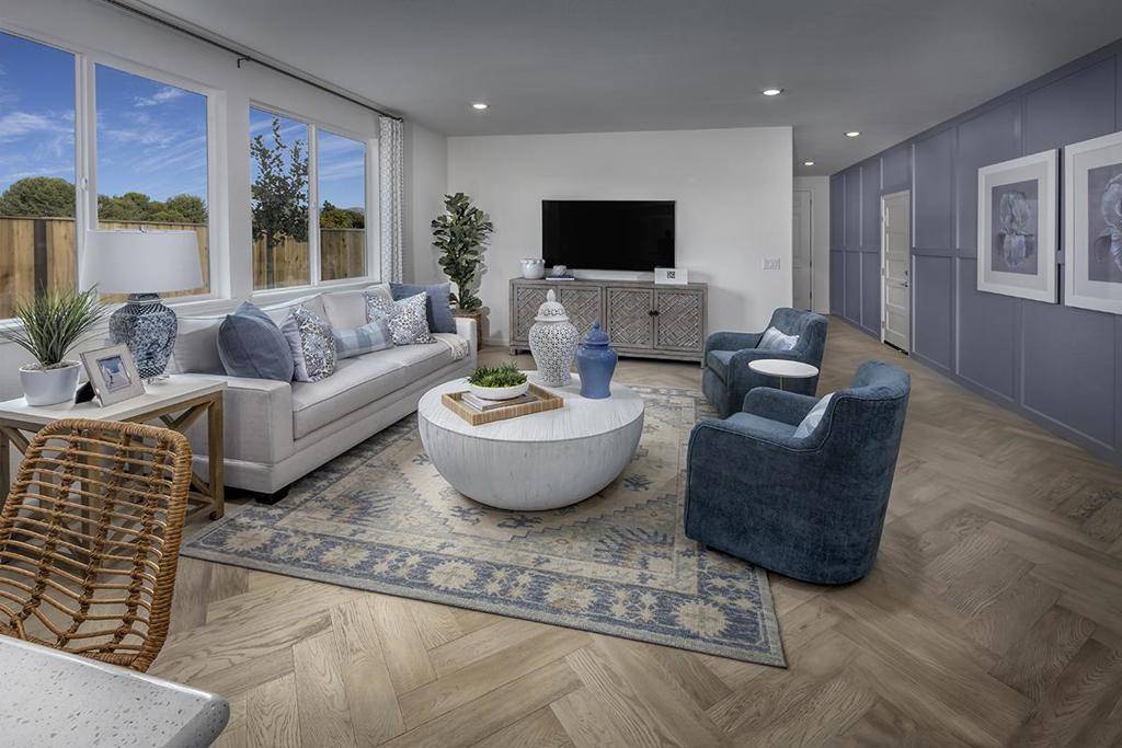 Hollister, CA 95023,1911 Peony ST