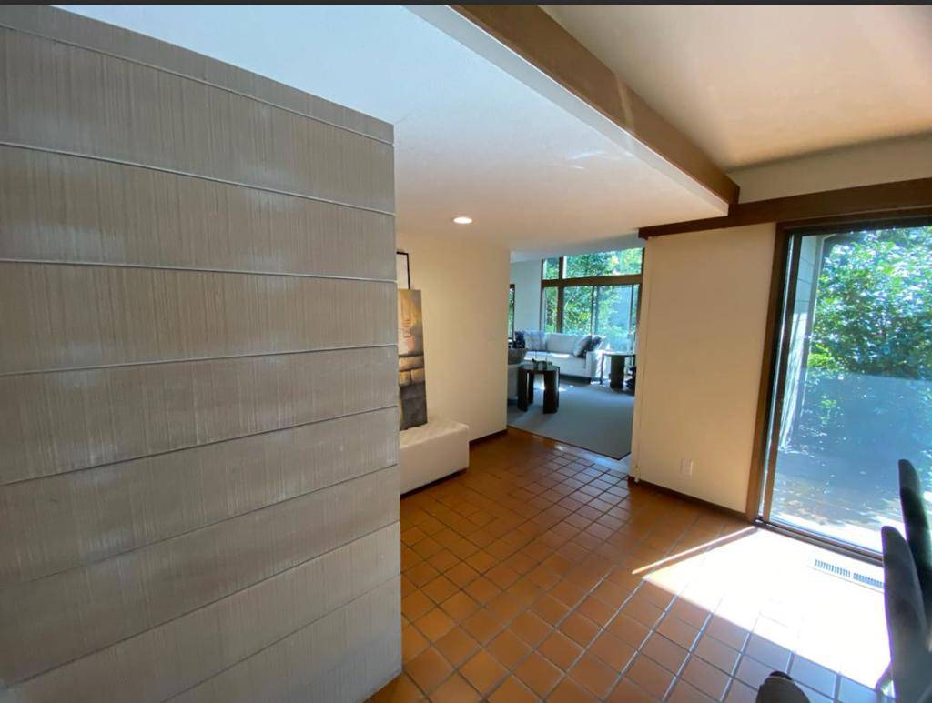 Atherton, CA 94027,110 Glenwood AVE