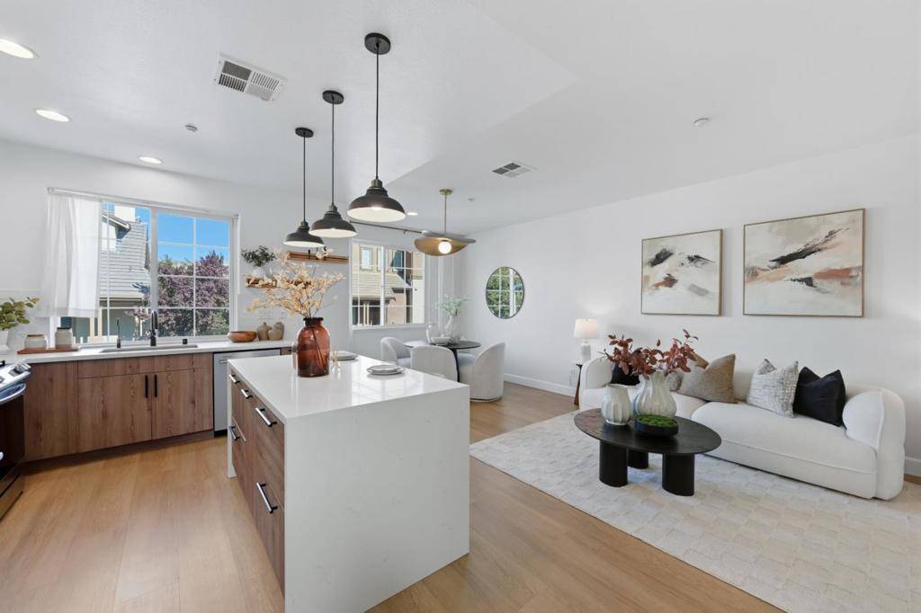 Union City, CA 94587,35005 11th ST