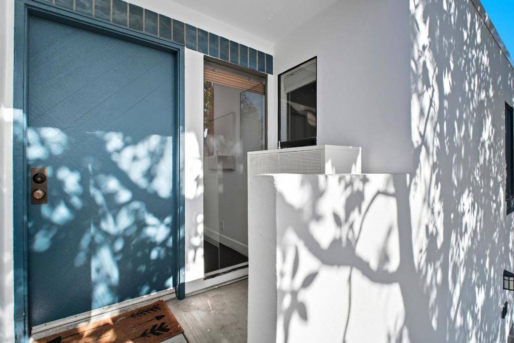 Foster City, CA 94404,831 Balboa LN