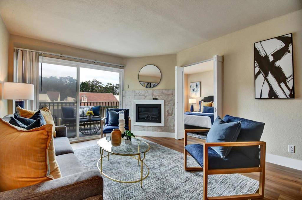 Daly City, CA 94015,373 Half Moon LN #306