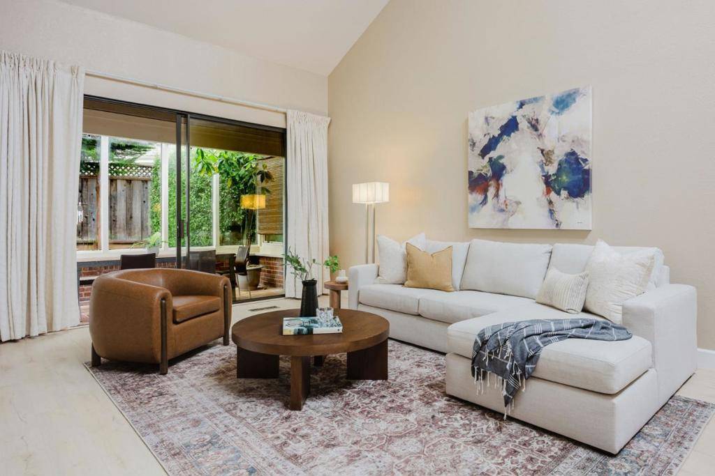 Half Moon Bay, CA 94019,2329 Burning Tree RD