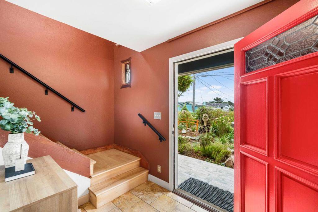 Moss Beach, CA 94038,855 San Ramon AVE