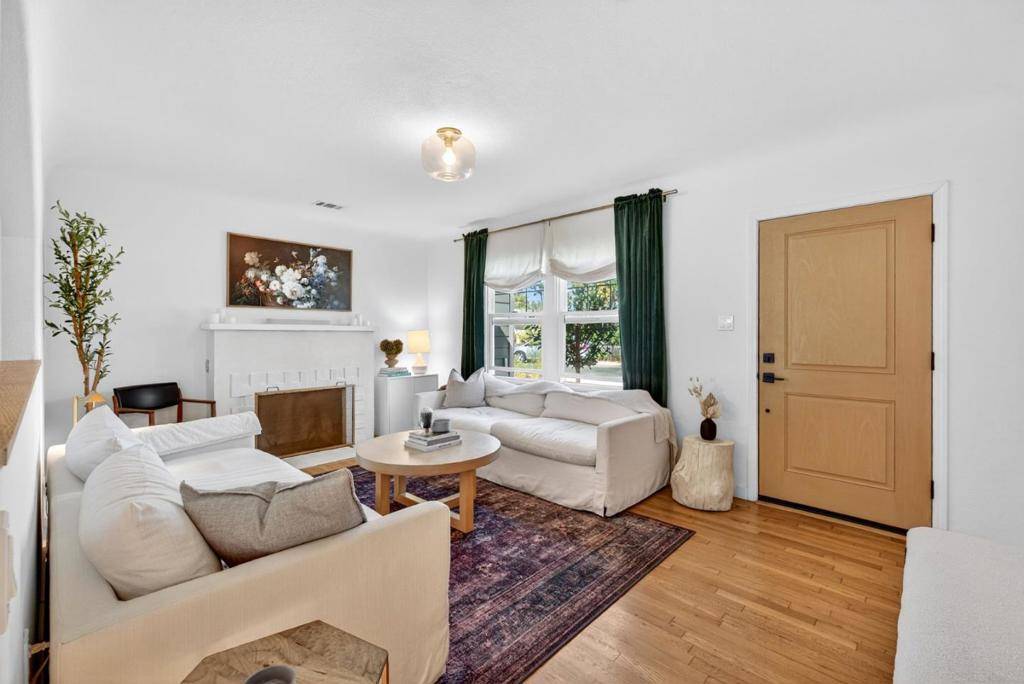 Santa Cruz, CA 95062,916 Melrose AVE