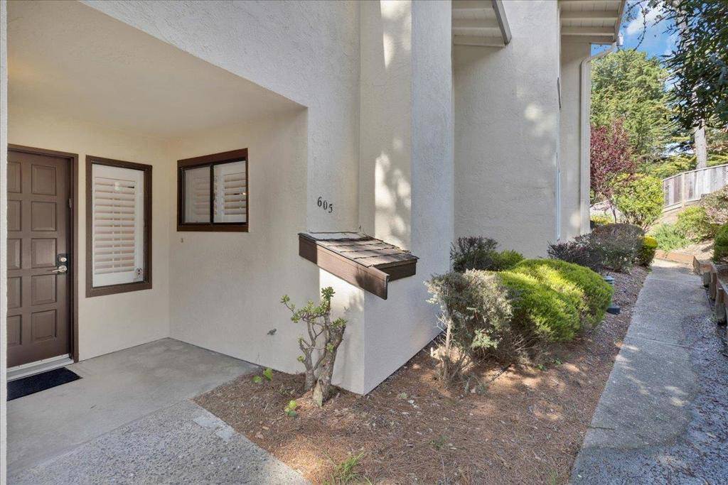 Pacific Grove, CA 93950,605 Acorn CT