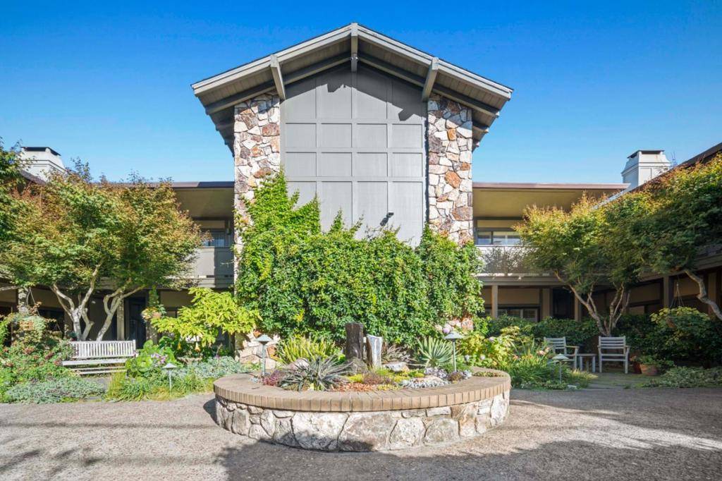 Carmel, CA 93921,0 NE Corner San Carlos & 8th ST #1