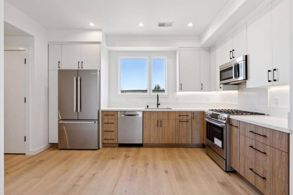 Burlingame, CA 94010,1433 Floribunda AVE #7