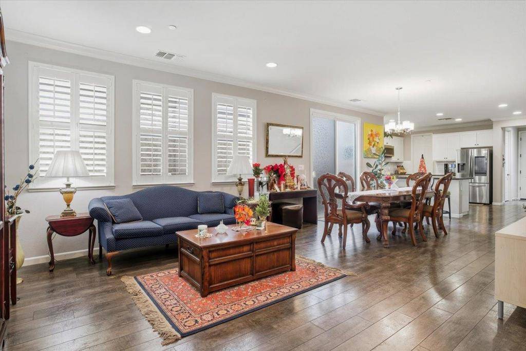 Gilroy, CA 95020,125 Lusitano WAY