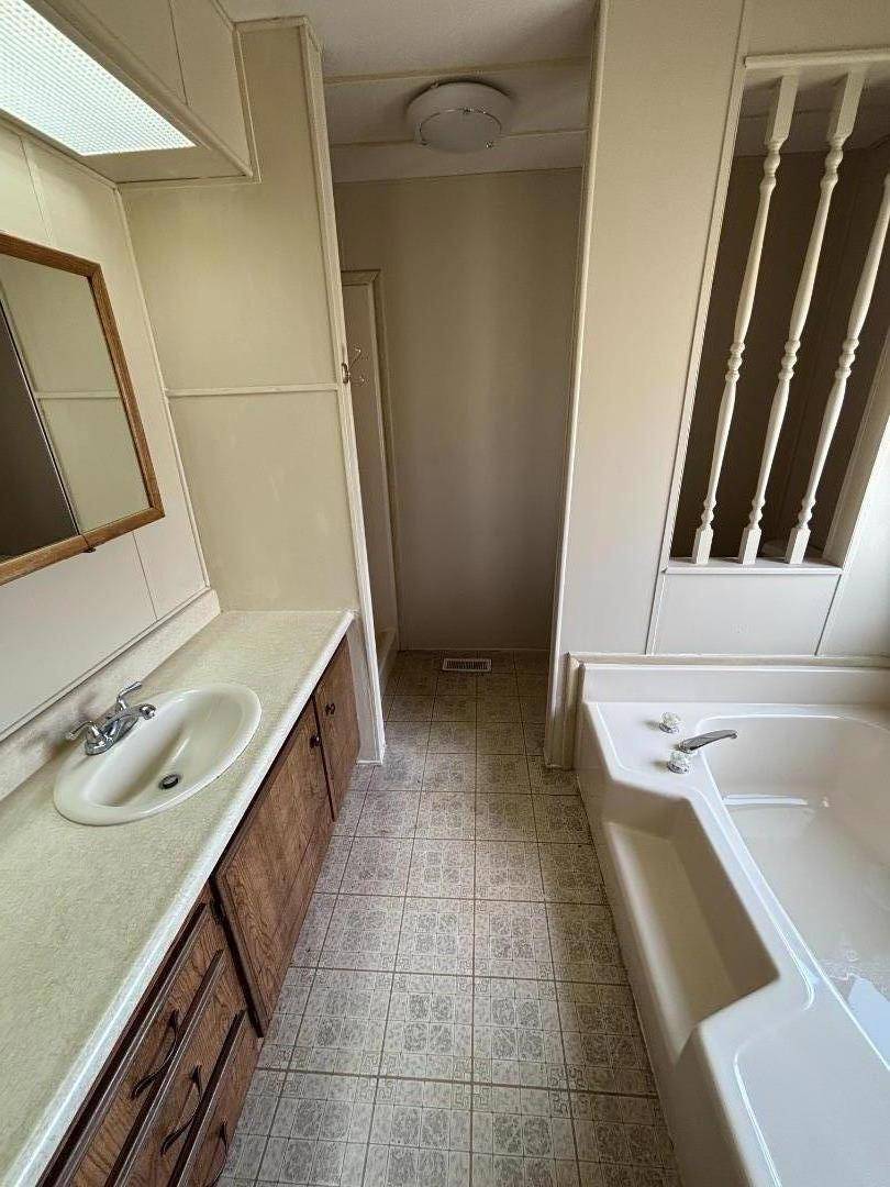 Redding, CA 96003,301 Sapwood DR