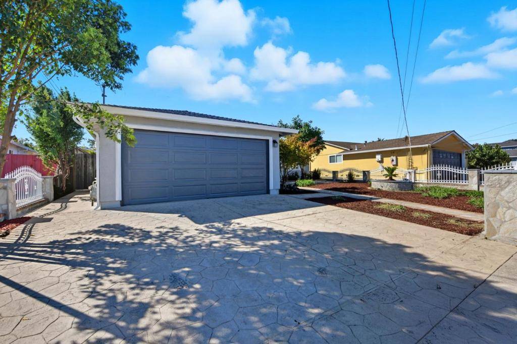 Newark, CA 94560,36109 Dalewood DR