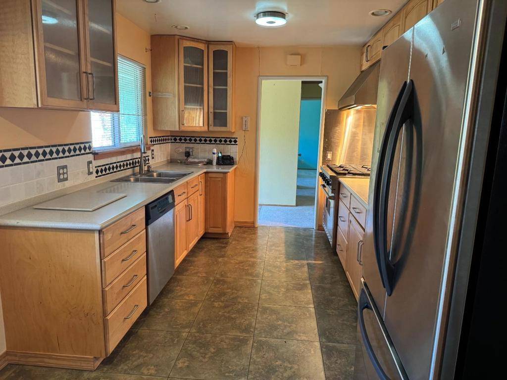 Atherton, CA 94027,97 Belleau AVE