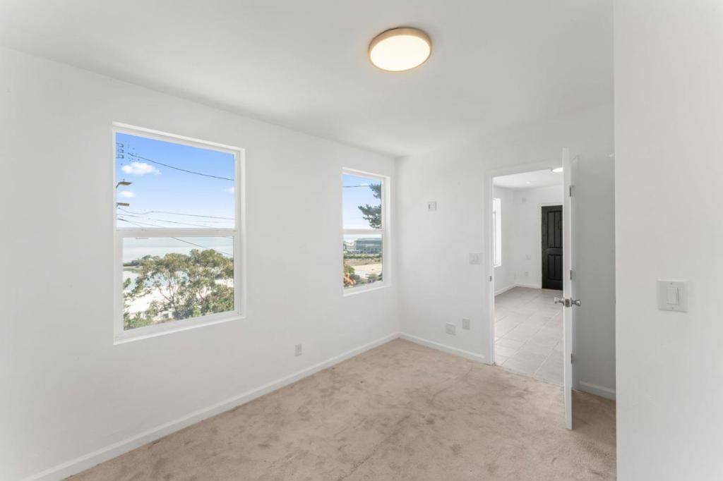 Brisbane, CA 94005,25 Gladys AVE