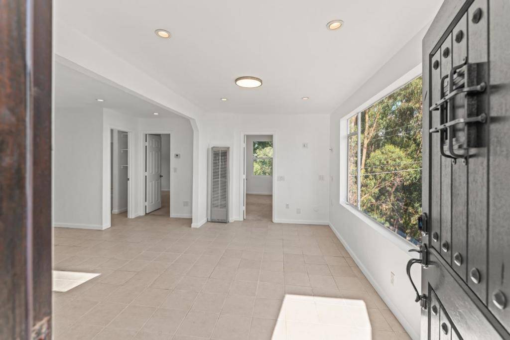 Brisbane, CA 94005,25 Gladys AVE