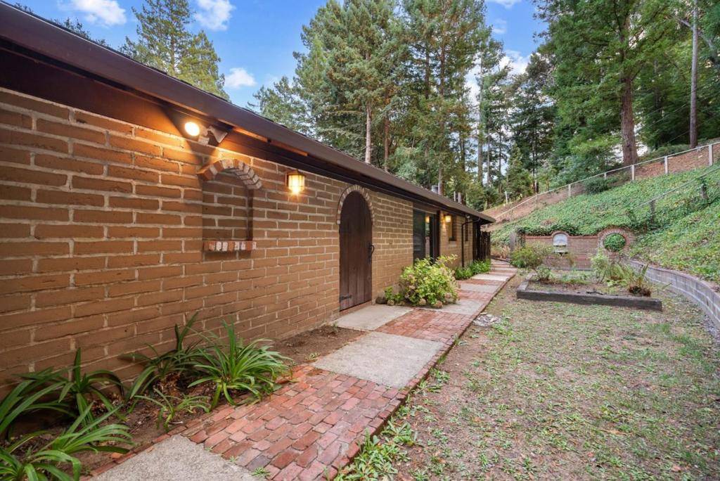 Woodside, CA 94062,205 Grandview DR