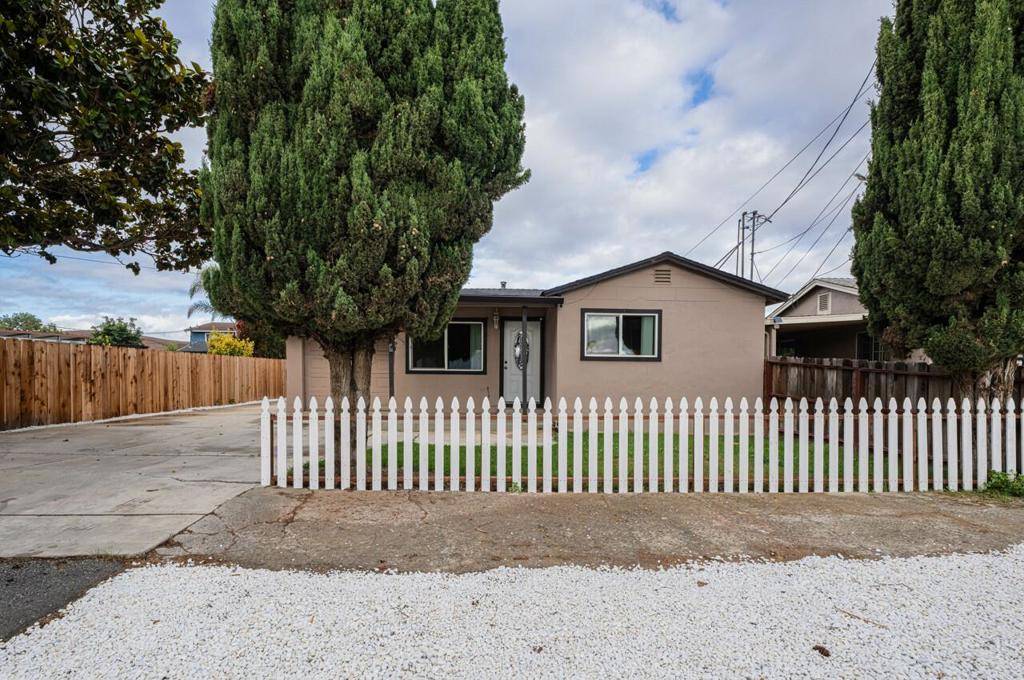 Hollister, CA 95023,Bridgevale RD