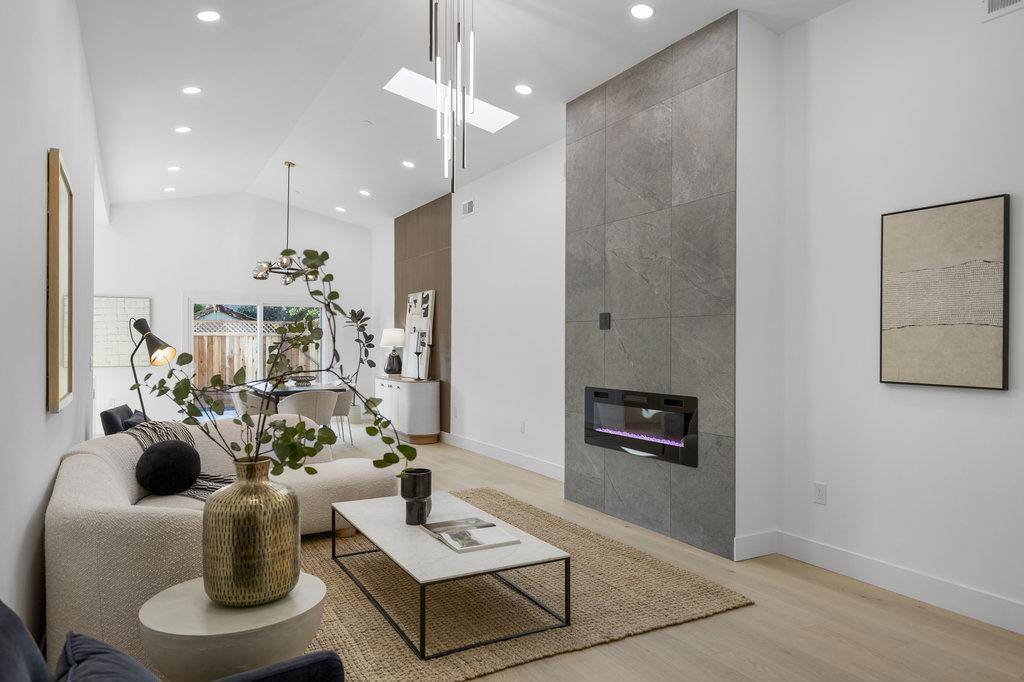 Santa Clara, CA 95050,748 Clara Vista AVE