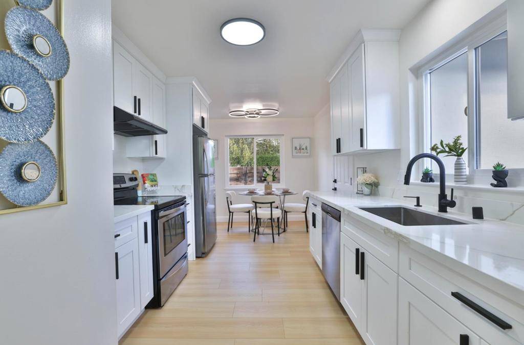 Palo Alto, CA 94303,773 E Meadow DR