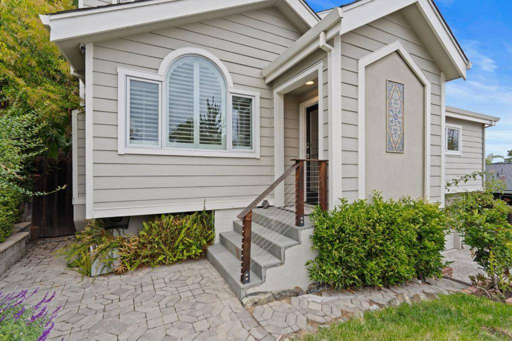 Redwood City, CA 94061,3676 Mcnulty WAY