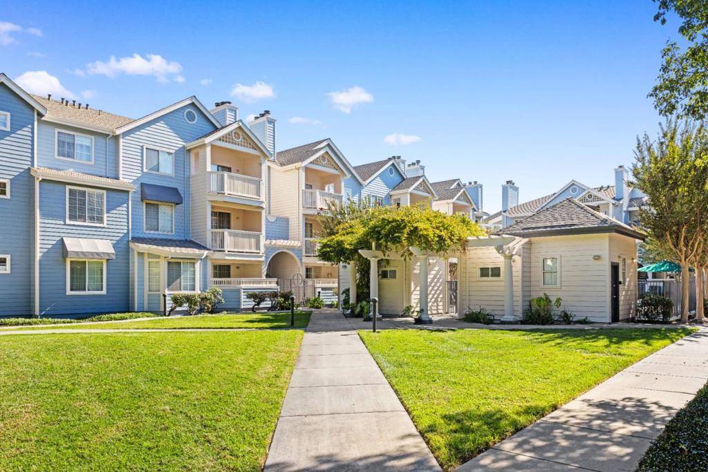 Sunnyvale, CA 94085,605 Arcadia TER #106