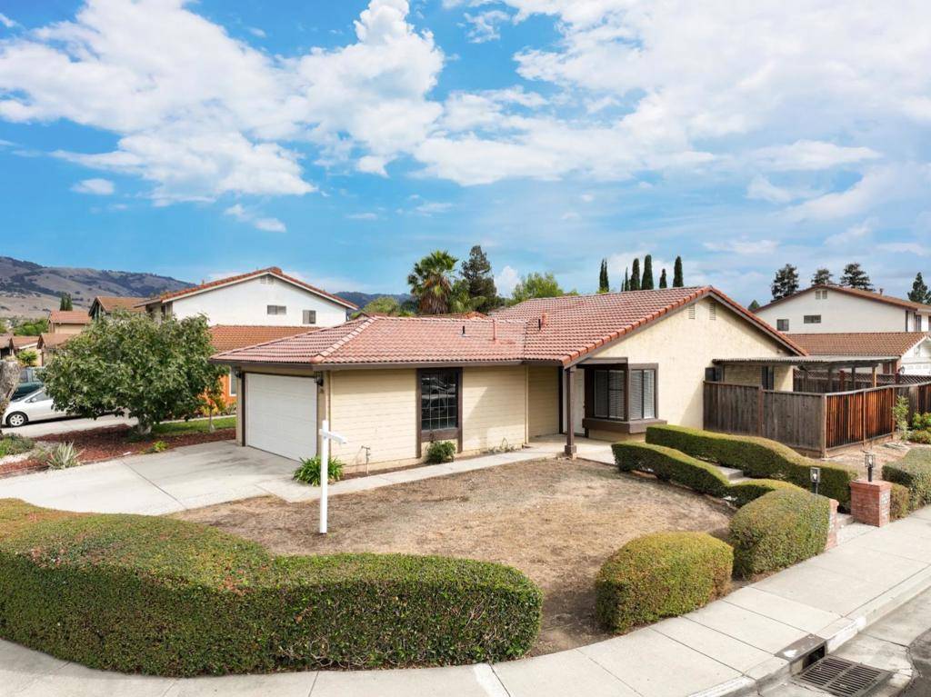 San Jose, CA 95148,2886 Damico DR