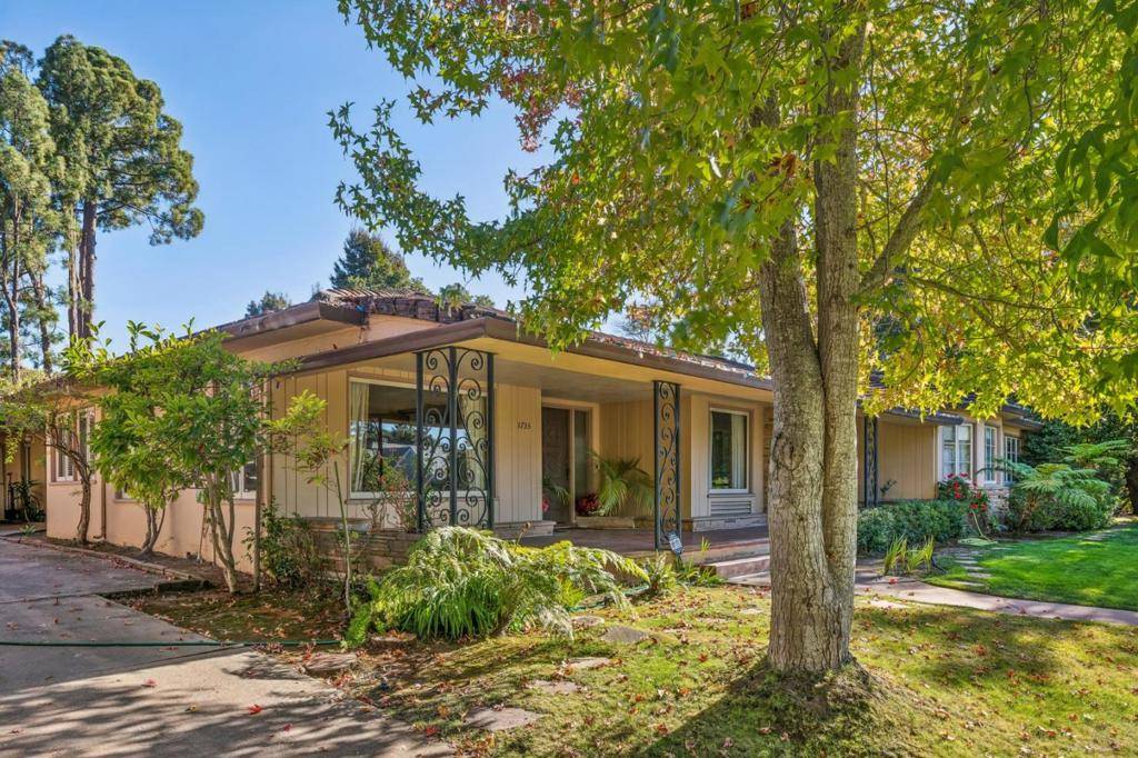 Hillsborough, CA 94010,1735 Crockett LN