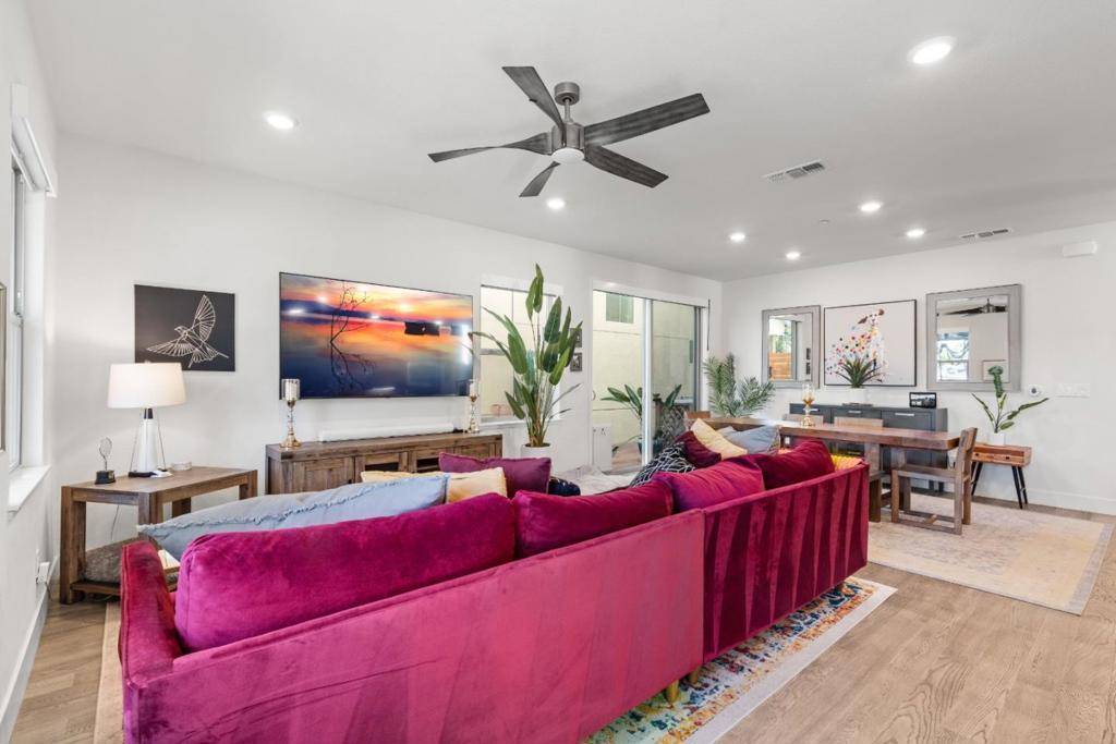 Dublin, CA 94568,5828 Iron Horse Pkwy