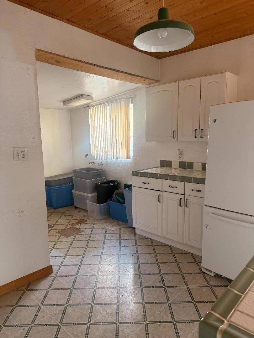 Morgan Hill, CA 95037,65 East Second ST