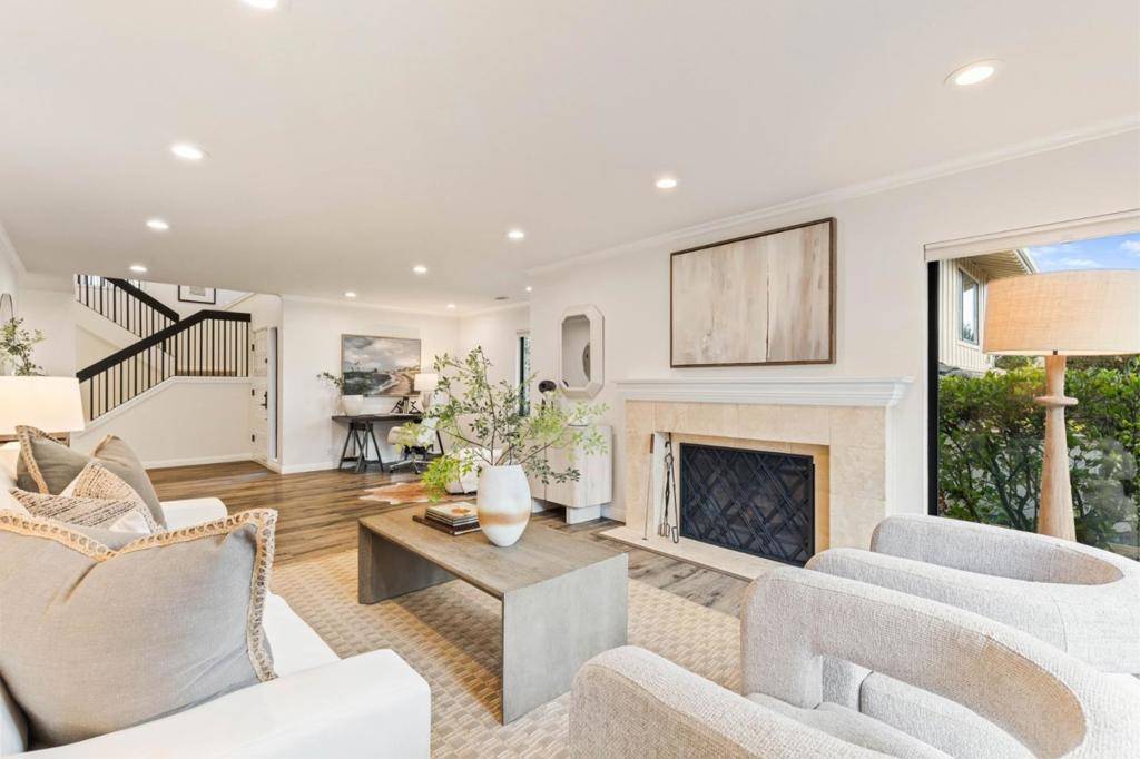 San Carlos, CA 94070,11 Lilly LN