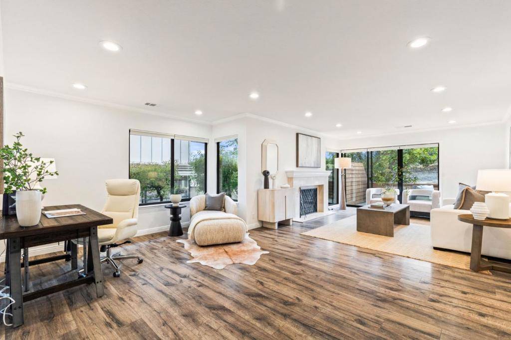 San Carlos, CA 94070,11 Lilly LN