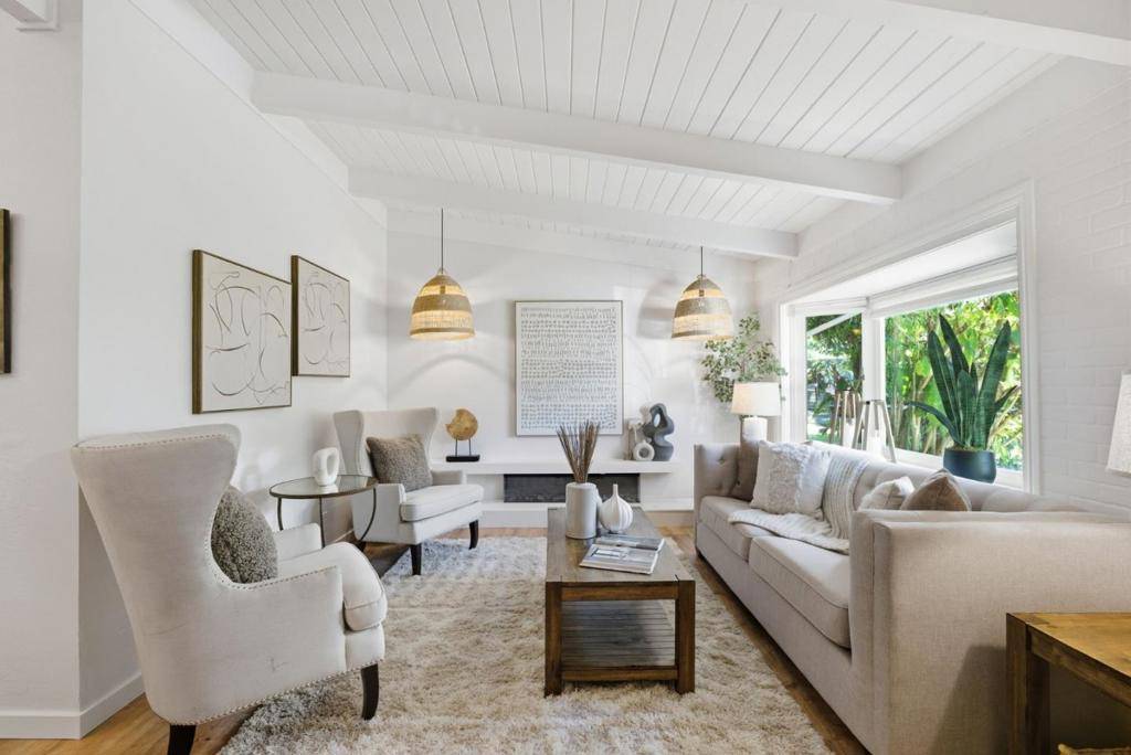 East Palo Alto, CA 94303,2544 Illinois ST