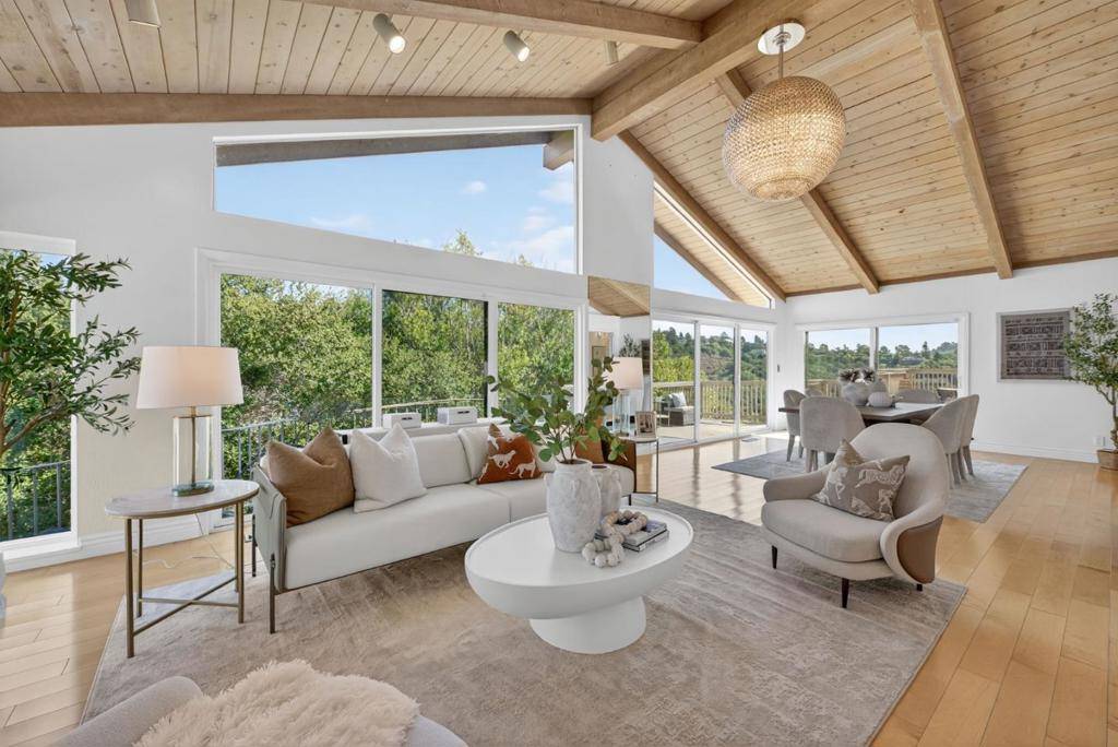 Hillsborough, CA 94010,30 Bluebell LN