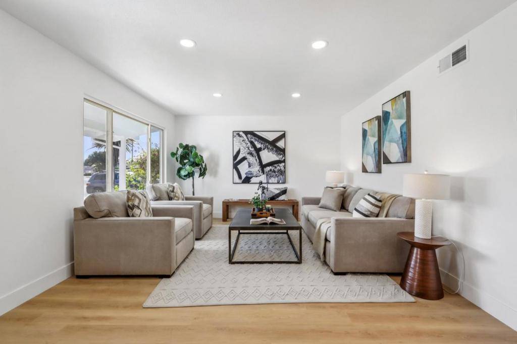 Union City, CA 94587,33359 University DR