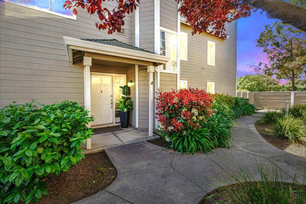 Belmont, CA 94002,366 Treasure Island DR