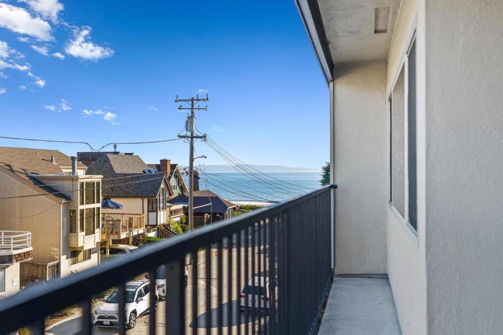 Santa Cruz, CA 95062,220 Atlantic AVE #310