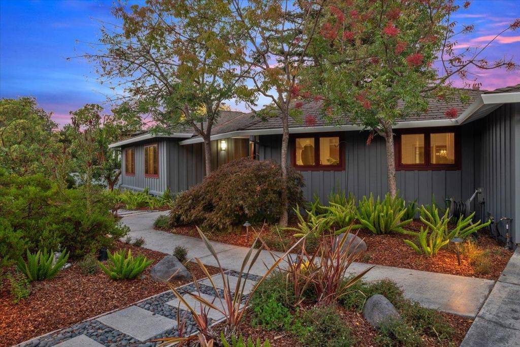 Portola Valley, CA 94028,375 La Cuesta DR