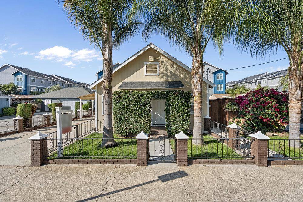 Gilroy, CA 95020,7621 Forest ST