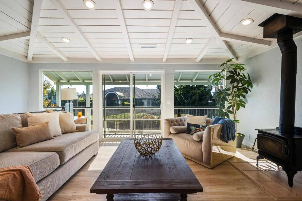 Watsonville, CA 95076,17 Sunset DR