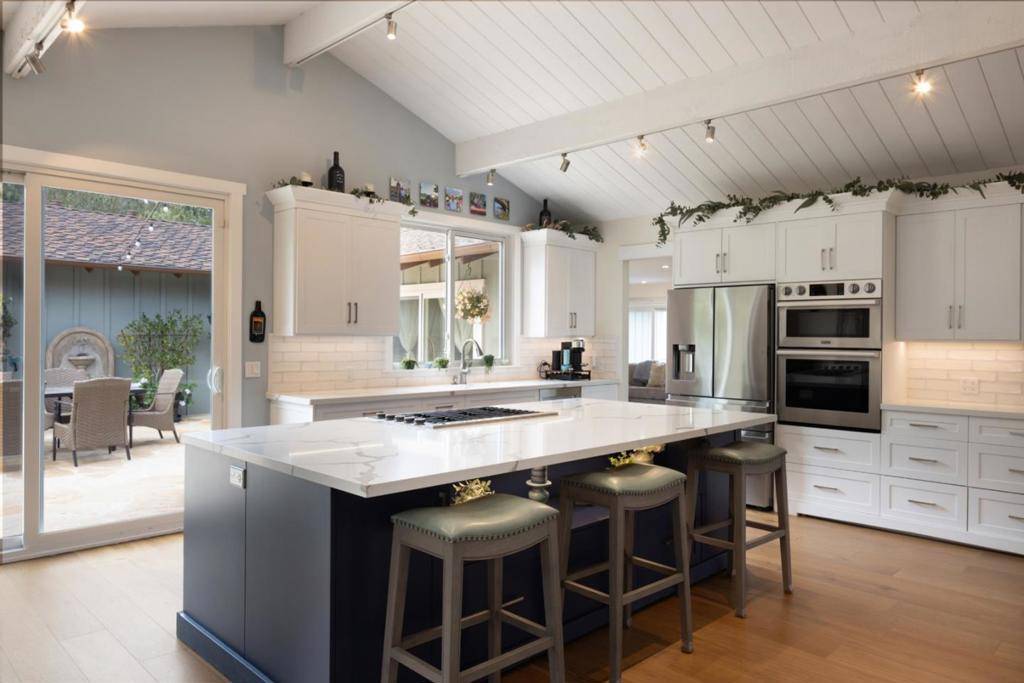 Carmel, CA 93923,8044 Poplar LN