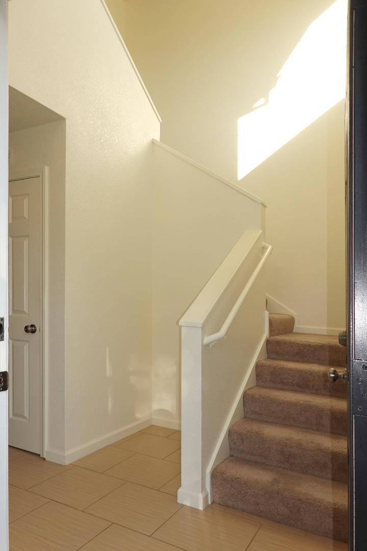 Redwood City, CA 94061,1013 Woodside RD