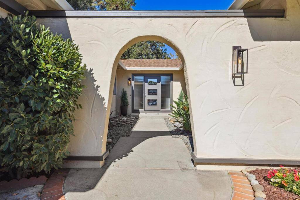 Sunnyvale, CA 94087,141 Carlisle WAY